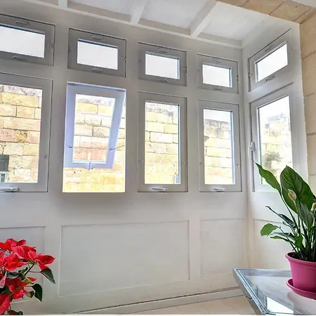 Daire Valletta Central Apartment *